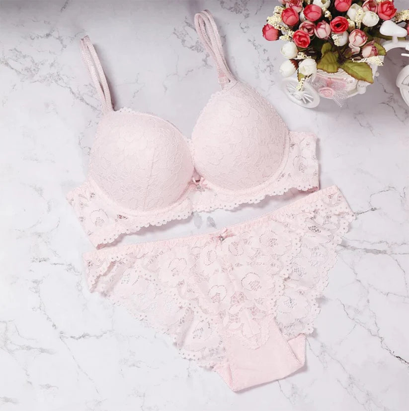 Elegant Lace Bra & Panty Set – Push Up & Double Padded Comfort