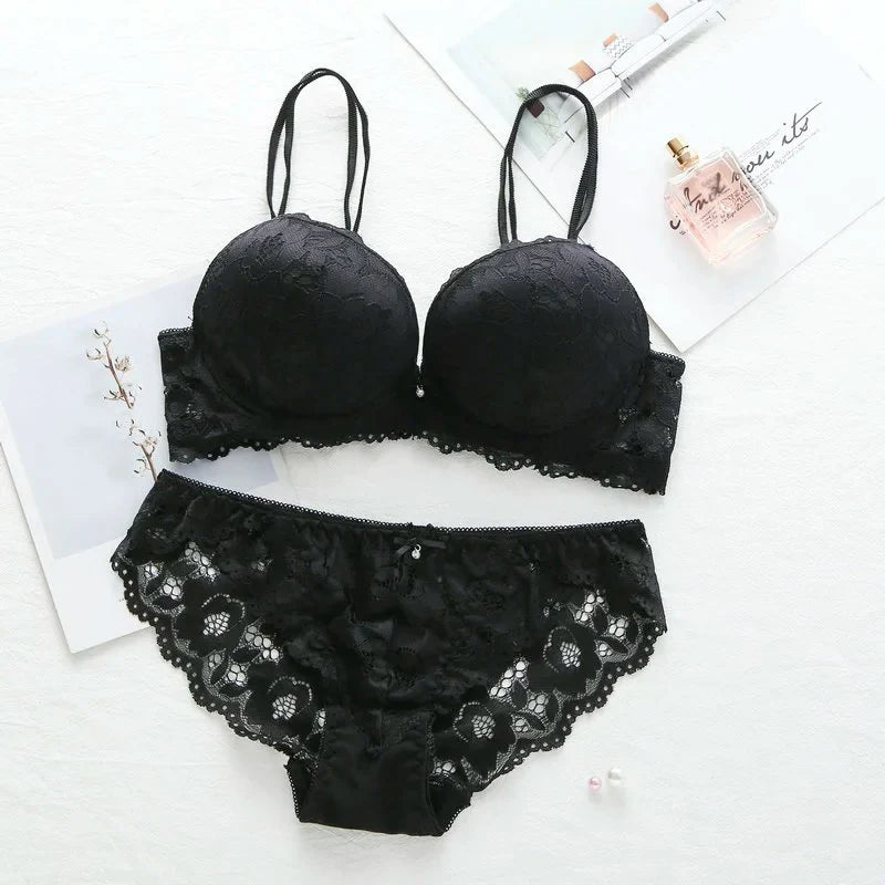 Elegant Lace Bra & Panty Set – Push Up & Double Padded Comfort